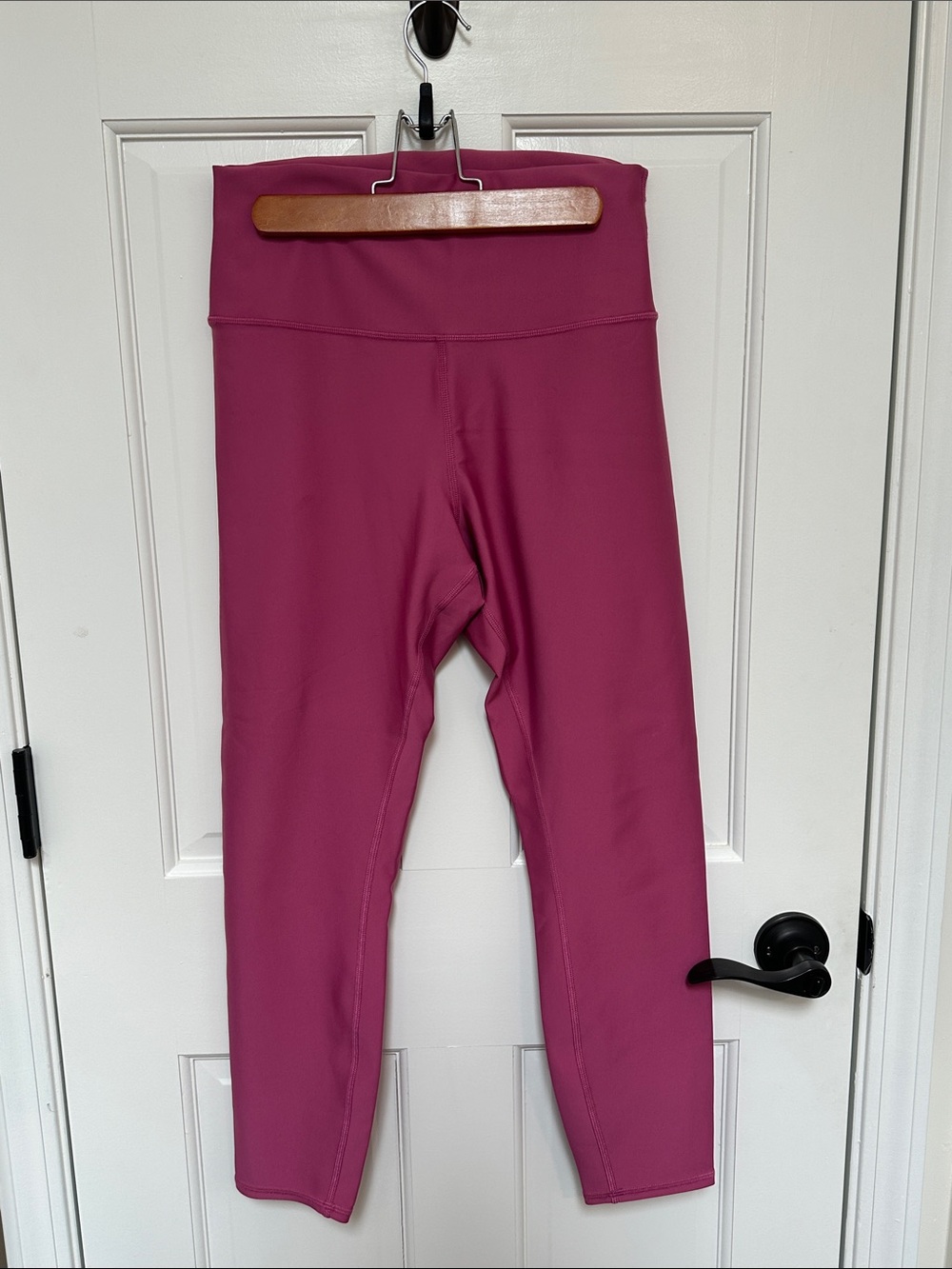 ALO Yoga Airlift High-Rise Raspberry Leggings - L